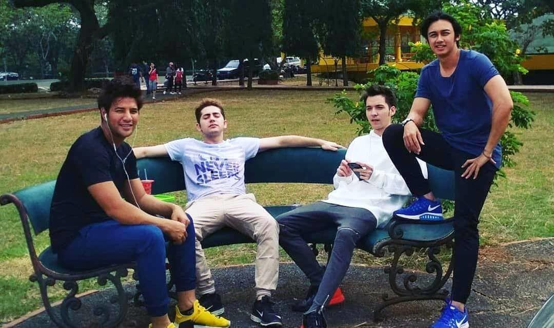 Bak Keluarga, Ini 10 Potret Kedekatan Pemain Sinetron Anak Langit
