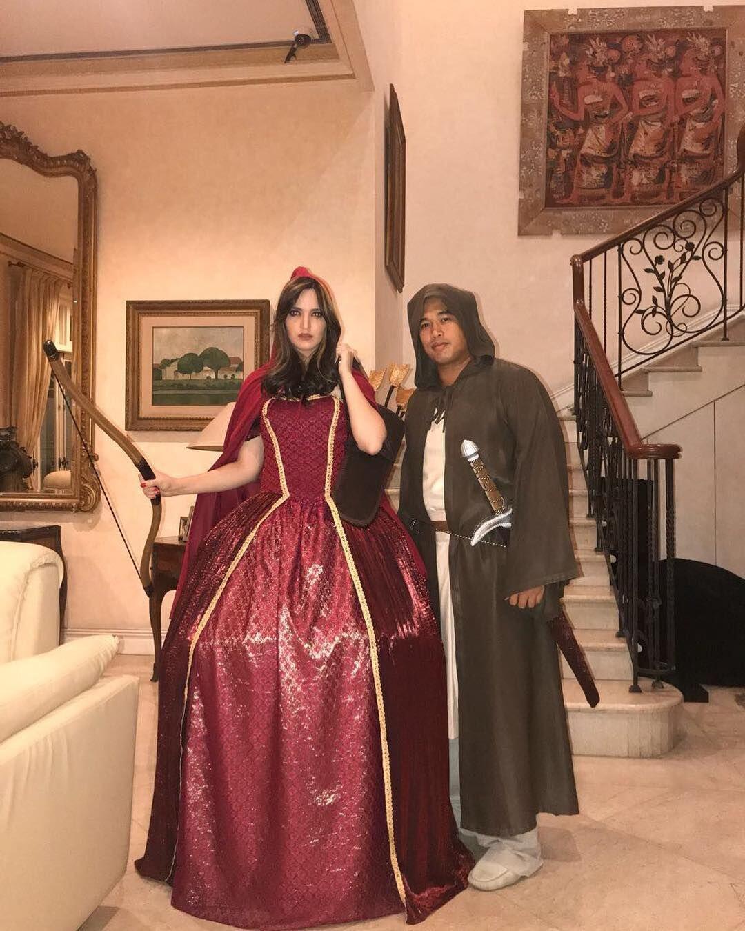 10 Kostum Halloween Pasangan yang Terunik, Referensi untuk Besok Malam