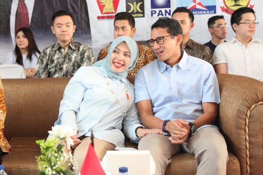 Tak Selalu Mulus & Mewah, 7 Pelajaran Cinta Sandiaga Uno dan Istri