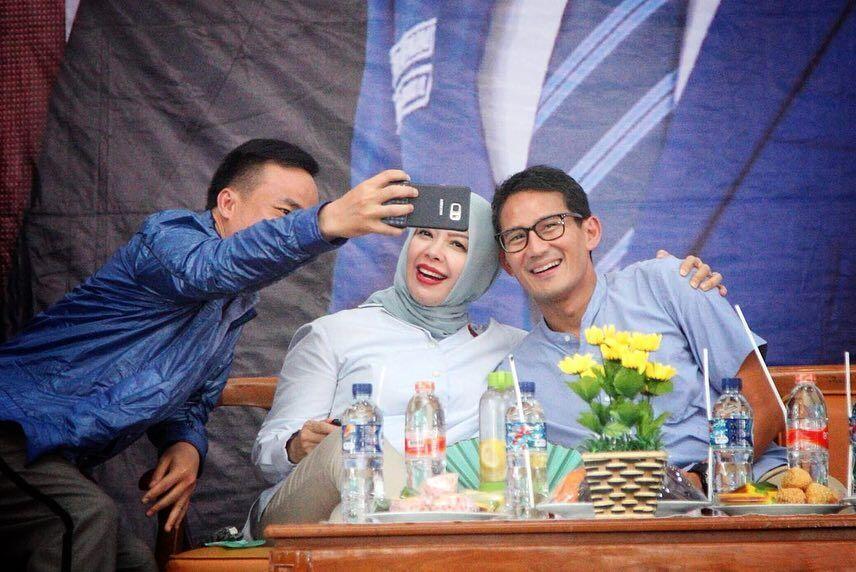 Tak Selalu Mulus & Mewah, 7 Pelajaran Cinta Sandiaga Uno dan Istri