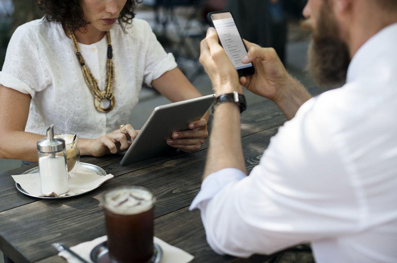 Ketika Smartphone Sudah Jadi Kebutuhan Primer, Sikap Kita?