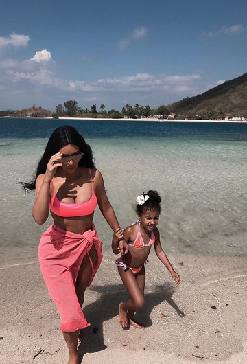 Tajir! Kim Kardashian Habiskan Rp4,5 Miliar Buat Liburan di Bali