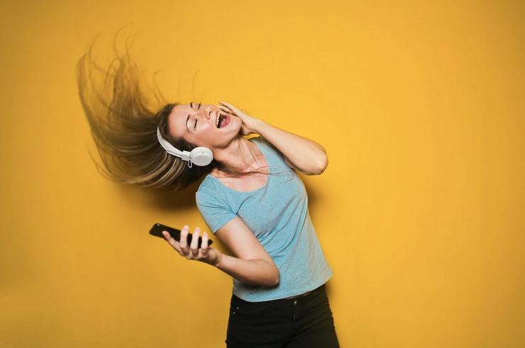 Hati-hati, Gan! 10 Lagu Ini Bikin Kecanduan