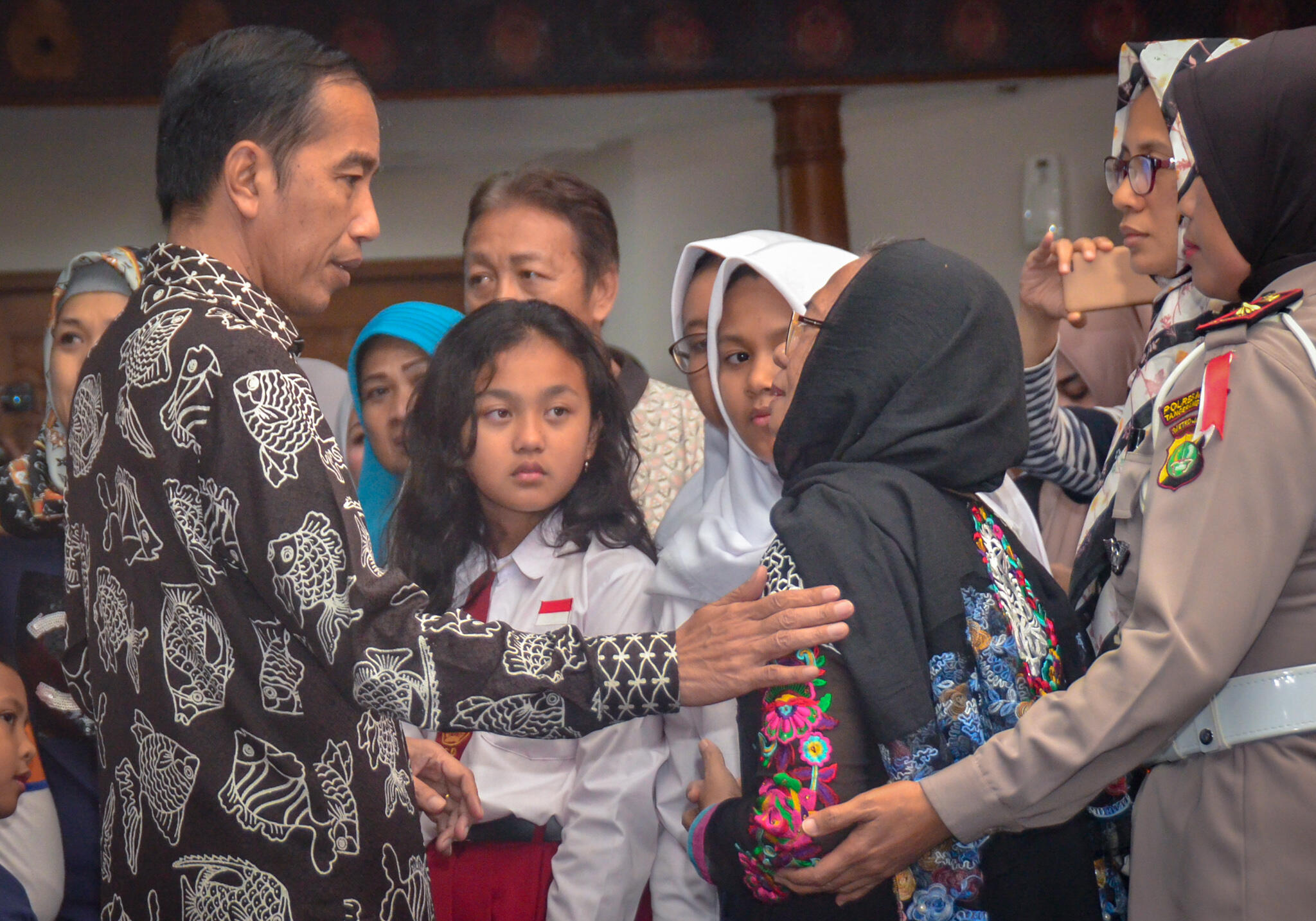 Kunjungi Keluarga, Presiden Minta Pencarian Korban Lion Air JT-610 Dilakukan 24 Jam