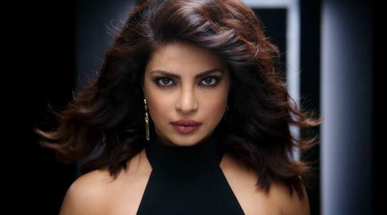 5 Artis Ngetop Bollywood yang Pernah Menyabet Penghargaan Terburuk