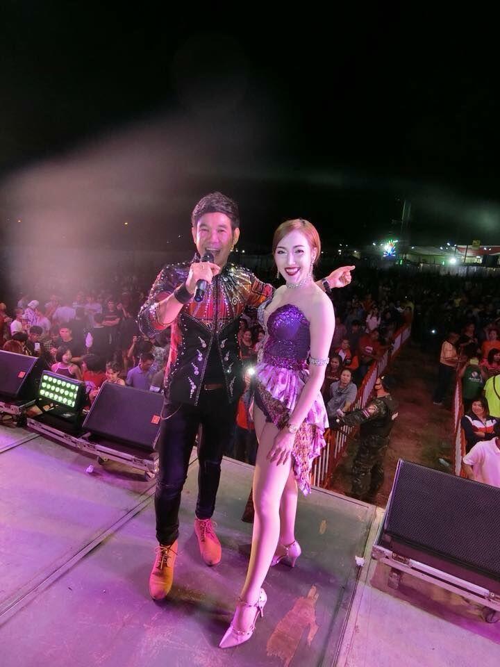 11 Potret Manis Penappa Naebchid yang Viral Lewat Lagu "Wik Wik Wik"