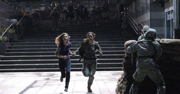 5 Film Zombie Era 2000-an yang Sukses Bikin Kamu Was-was Keluar Rumah