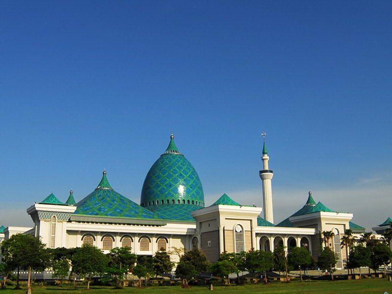 Yuk Berwisata Religi di 5 Masjid Paling Terkenal di Surabaya