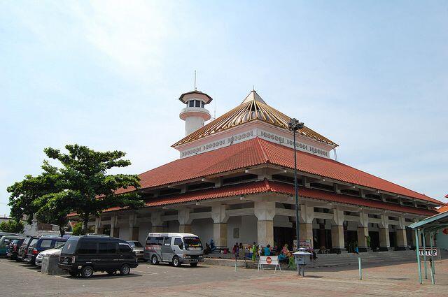 Yuk Berwisata Religi di 5 Masjid Paling Terkenal di Surabaya