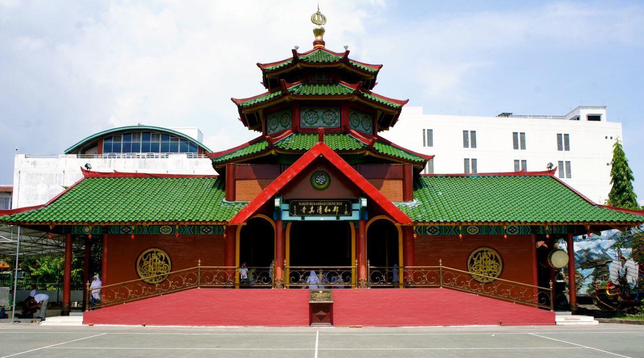Yuk Berwisata Religi di 5 Masjid Paling Terkenal di Surabaya