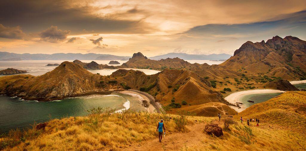 Percaya Gak, 7 Surga Alam Indonesia Ini Lebih Indah dari Maldives Lho