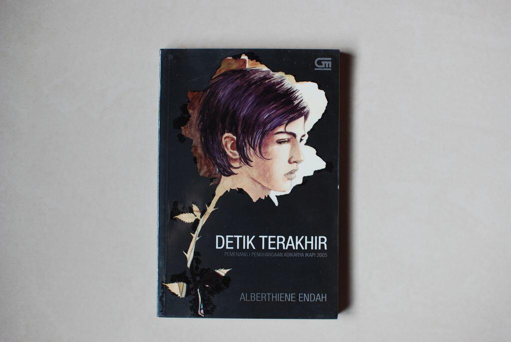 Psst... 5 Novel Indonesia ini Mengusung Tema Lesbian, Kalian Tahu Gak?