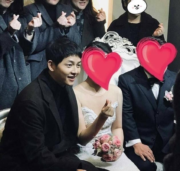 Setahun Menikah, 10 Potret Song Song Couple yang Auranya Makin Memikat