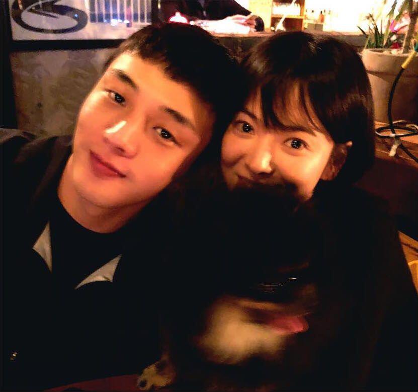 Setahun Menikah, 10 Potret Song Song Couple yang Auranya Makin Memikat