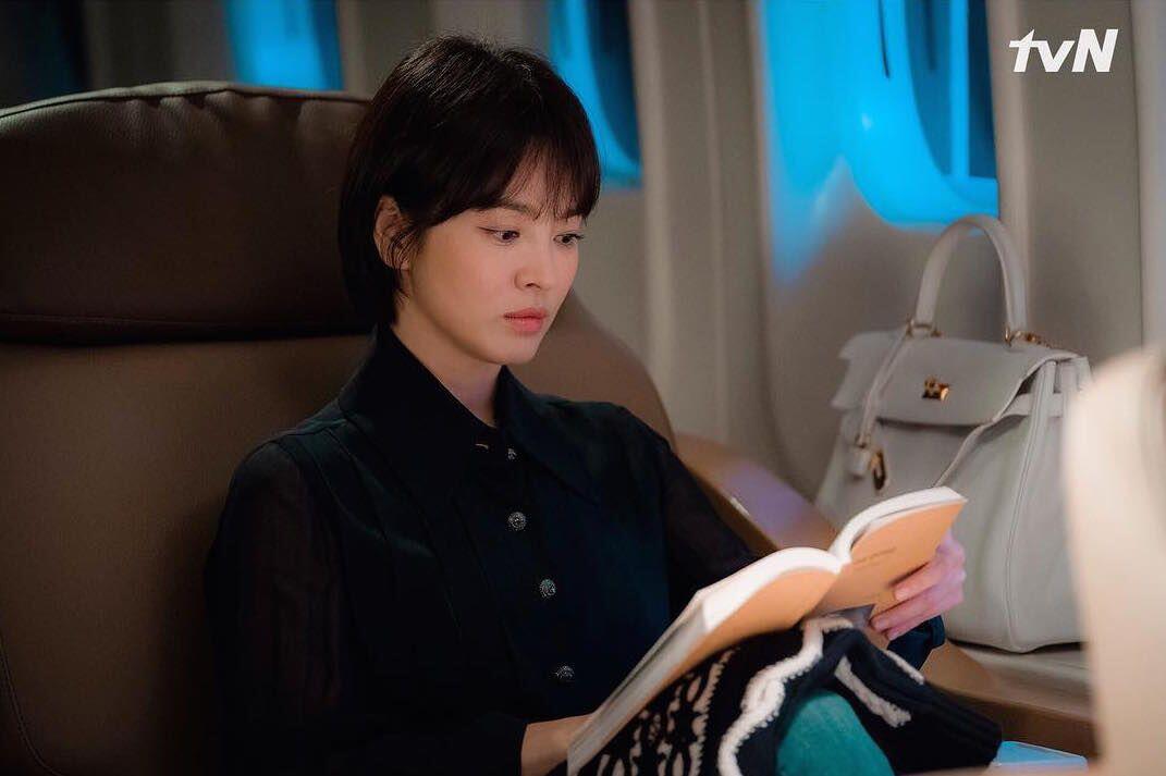 Setahun Menikah, 10 Potret Song Song Couple yang Auranya Makin Memikat