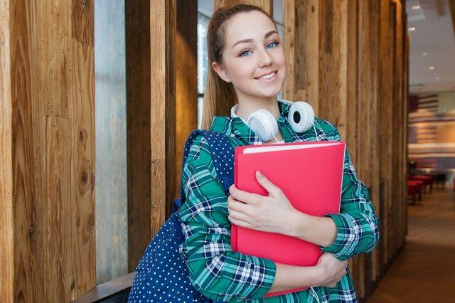 Jadi Generasi Millennial Bahagia, Ini 5 Hal yang Perlu Kamu Terapkan!