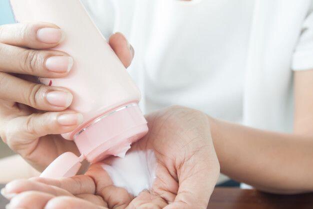 4 Bahaya Kosmetik yang Mengancam Ekosistem, Masih Mau Pakai?