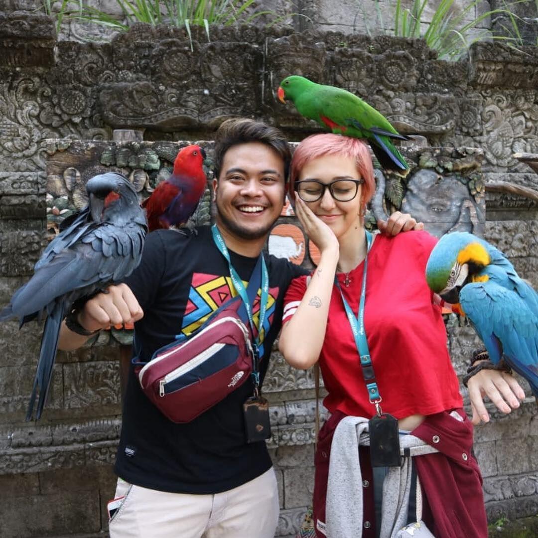 10 Potret Kemesraan Reza Smash dan Pacar Bulenya yang Bikin Baper