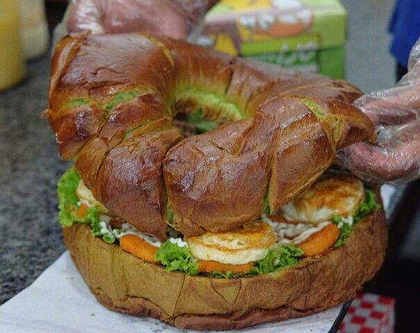10 Makanan yang Disajikan dalam Porsi Jumbo, Yakin Kuat Makan Sendiri?