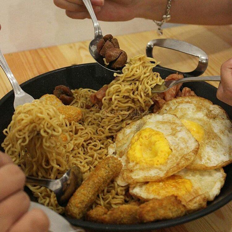 10 Makanan yang Disajikan dalam Porsi Jumbo, Yakin Kuat Makan Sendiri?