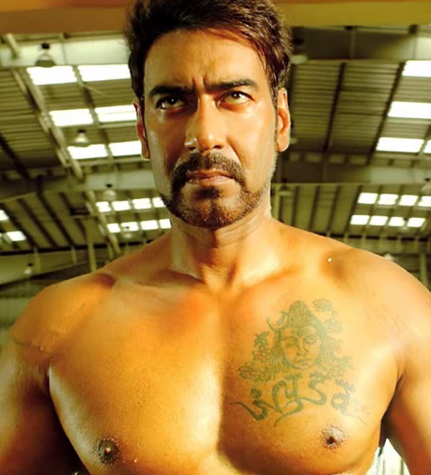 9 Artis Bollywood dan Makna Tato di Tubuhnya