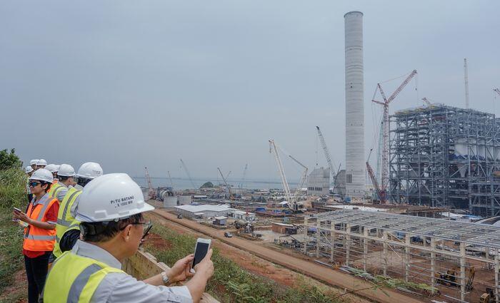 Peringkat kemudahan berusaha Indonesia turun, investasi melambat