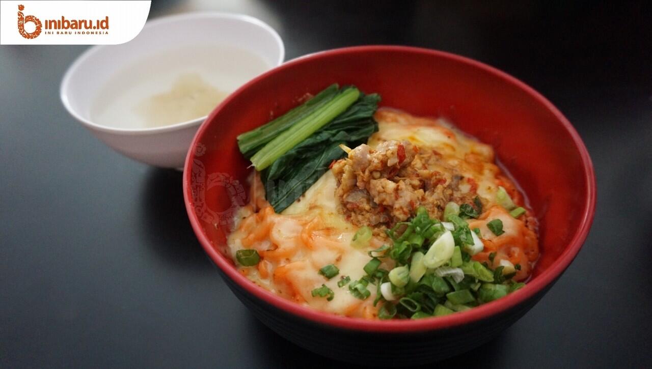 Lezatnya Makan Siang dengan Mie Padang Mozarella
