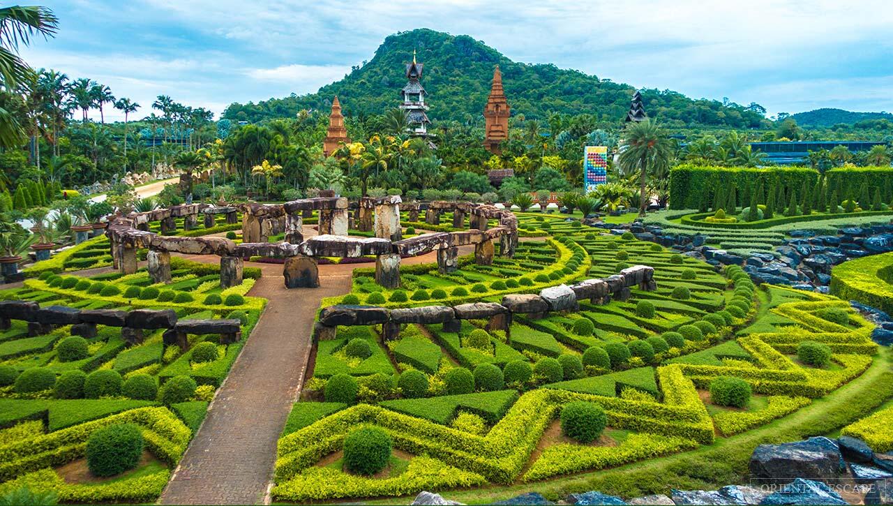 11 Taman Bunga Tercantik di Dunia Ini Bakal Bikin si Doi Klepek-klepek!