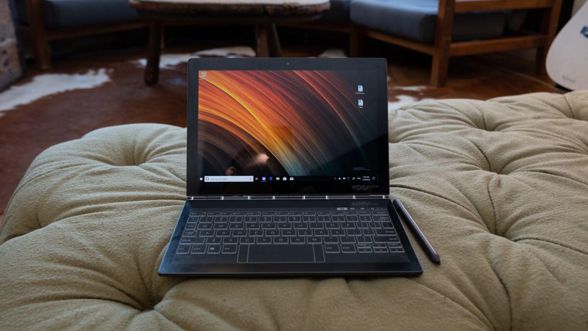 Yoga Book C930, Laptop Layar Ganda Pertama dari Lenovo yang Futuristik