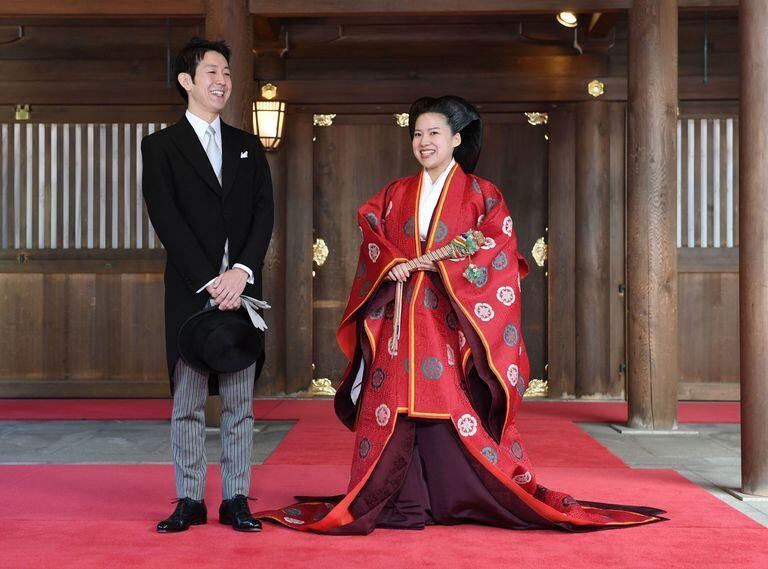 10 Momen Nikah Putri Jepang dengan Orang Biasa, Lepas Status Kerajaan!