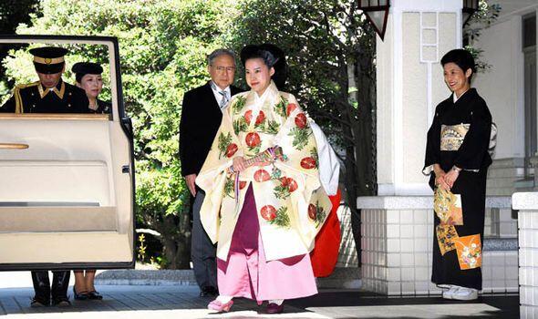 10 Momen Nikah Putri Jepang dengan Orang Biasa, Lepas Status Kerajaan!