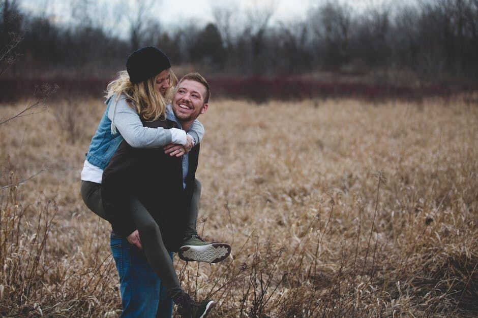 4 Pasangan Zodiak Ini Akan Mudah Mewujudkan Relationship Goals Mereka