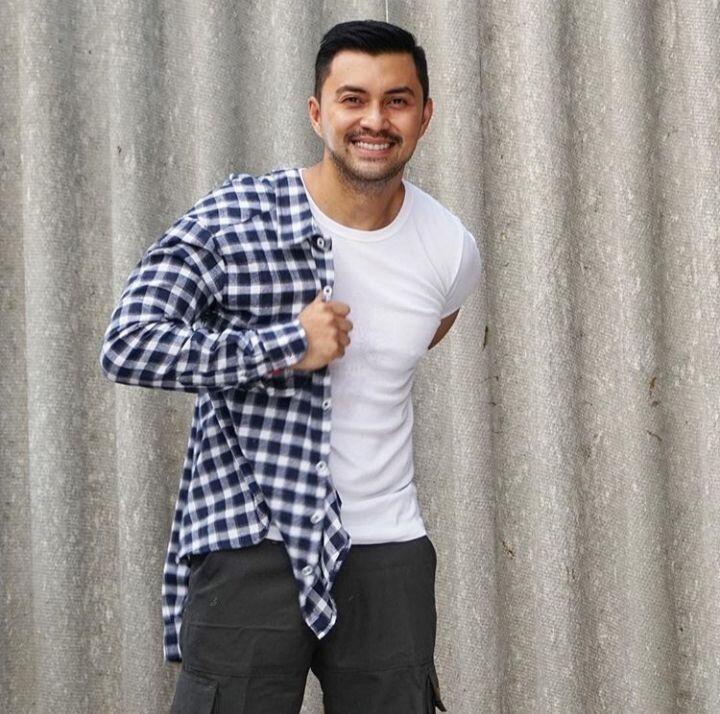 Tua-tua Keladi, 7 Selebriti Pria Ini Makin Tua Makin Memikat Hati