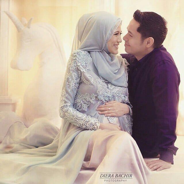 10 Ide Foto Kehamilan buat Perempuan Berhijab, Santun & Penuh Makna