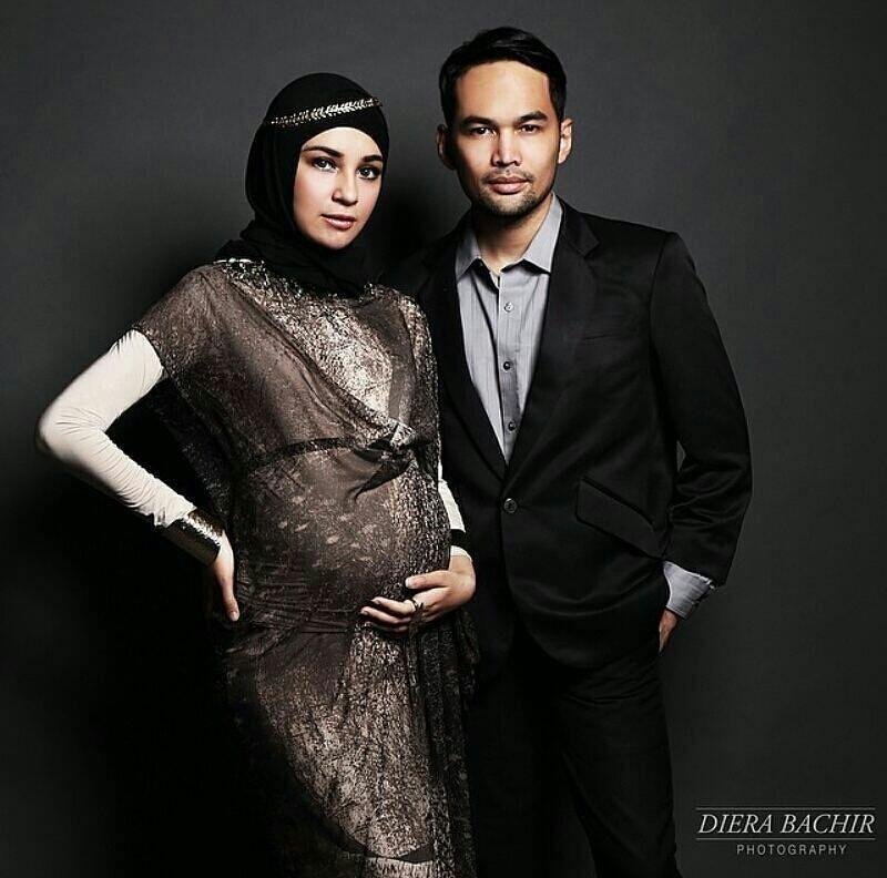 10 Ide Foto Kehamilan buat Perempuan Berhijab, Santun & Penuh Makna
