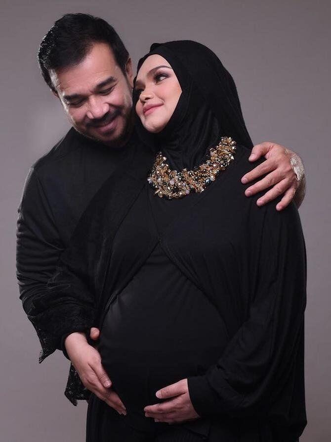 10 Ide Foto Kehamilan buat Perempuan Berhijab, Santun & Penuh Makna