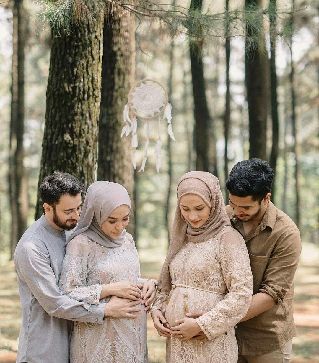 10 Ide Foto Kehamilan buat Perempuan Berhijab, Santun & Penuh Makna