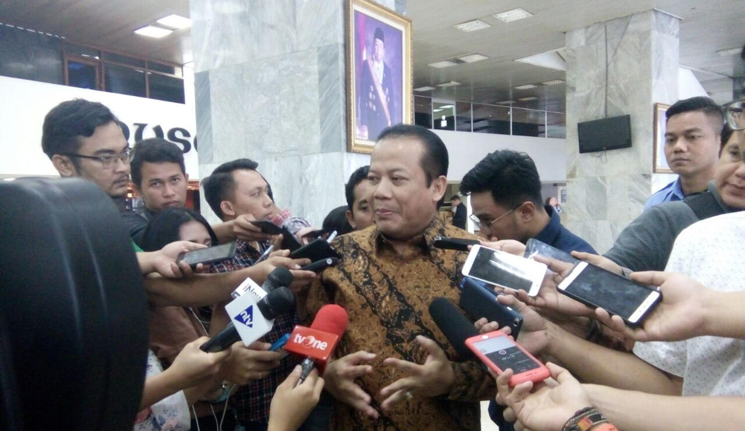 Dipanggil oleh KPK, Taufik Kurniawan Mangkir dengan Alasan ke Dapil