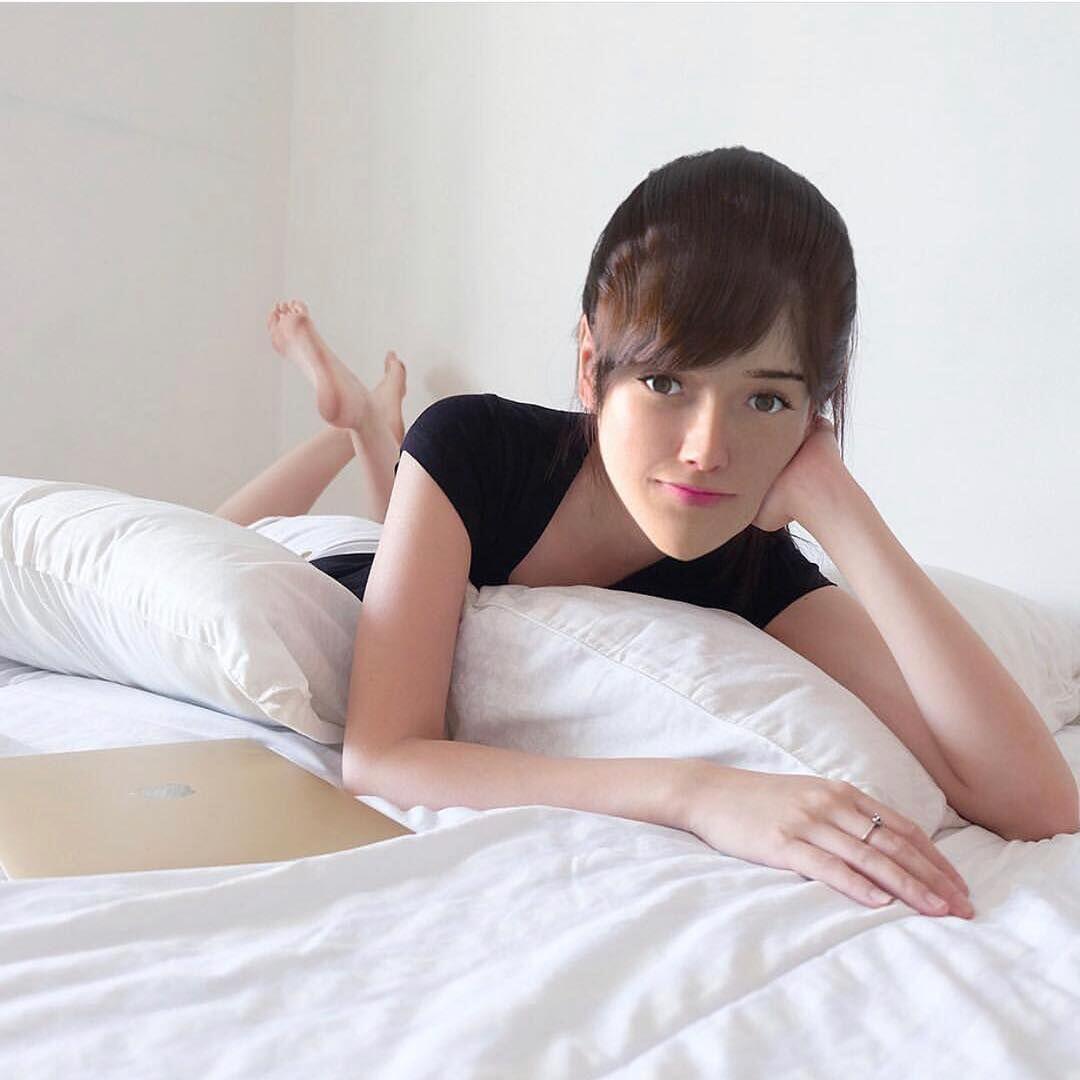 10 Foto Selebgram Thalasya Ini Bikin Geger Netizen, Kok Bisa Ya?