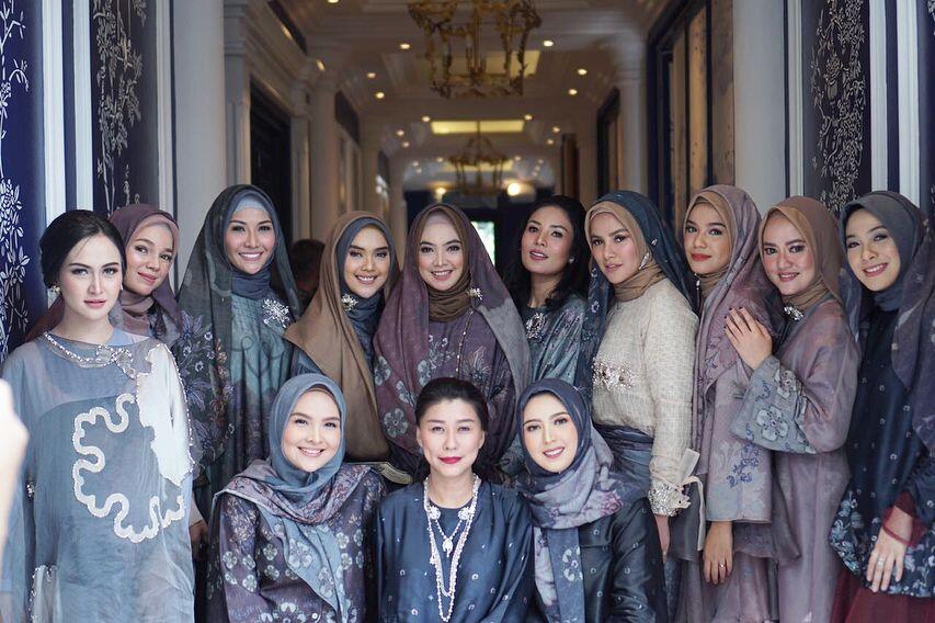10 Gaya Olla Ramlan Saat Berhijab yang Banjir Pujian, Buat Hati Adem