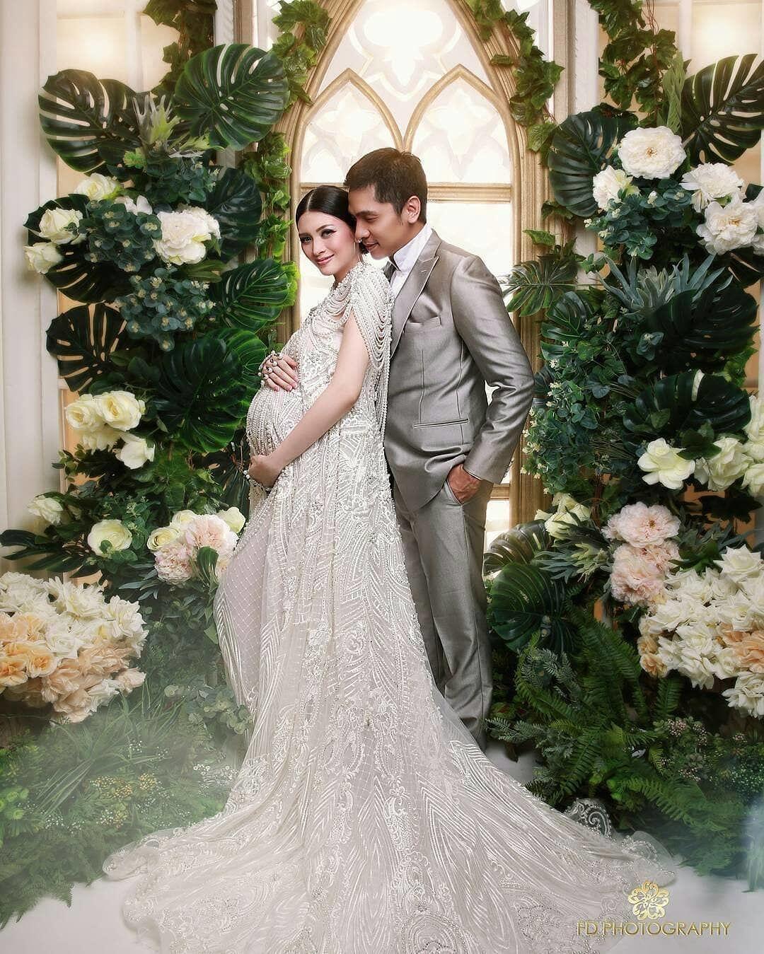 10 Maternity Shoot Paling Glamour dengan Gaun, Bak Bidadari Kayangan!