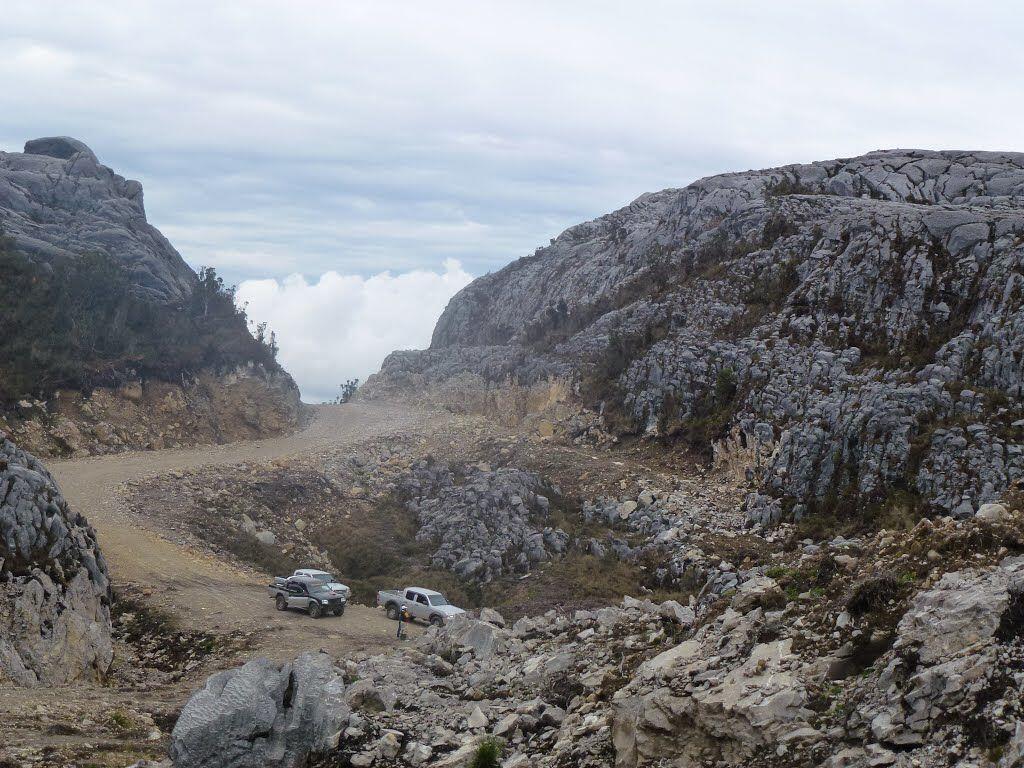 10 Gunung Tertinggi di Indonesia yang Menawan, Impian Para Pendaki Nih