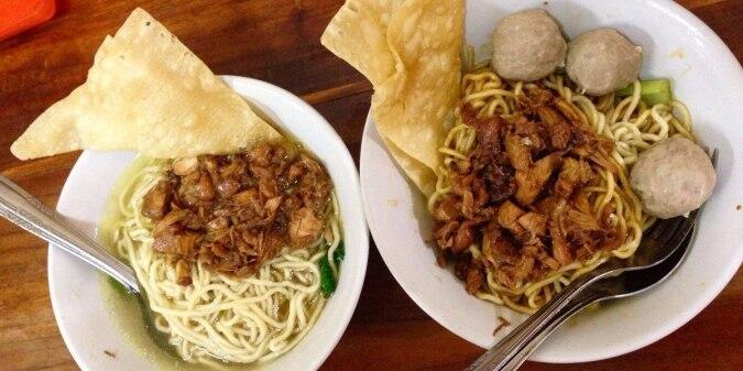 Musim Hujan, Delivery Bakso Adalah Jawaban
