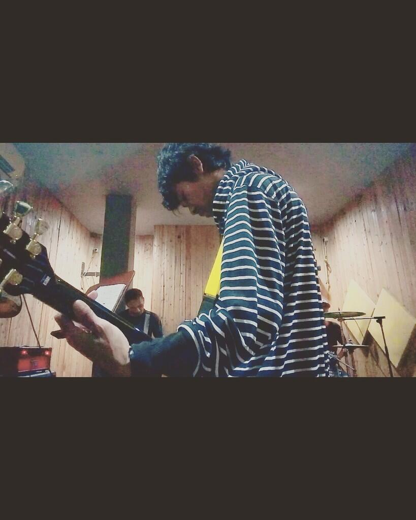 Butuh band untuk saya garap bareng sukur" saya di ajak bergabung