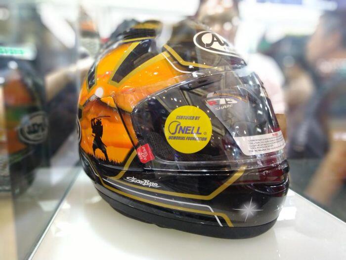 KEREN, HELM ARAI SAMURAI PEDROSA DI IMOS 2018