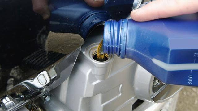 Efek Oli Motor Palsu dan Cara Singkat Antisipasi
