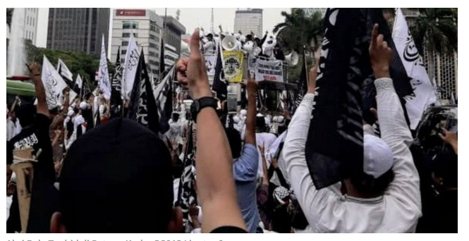 Di hadapan massa Aksi Bela Tauhid, orator ini doakan Prabowo jadi presiden