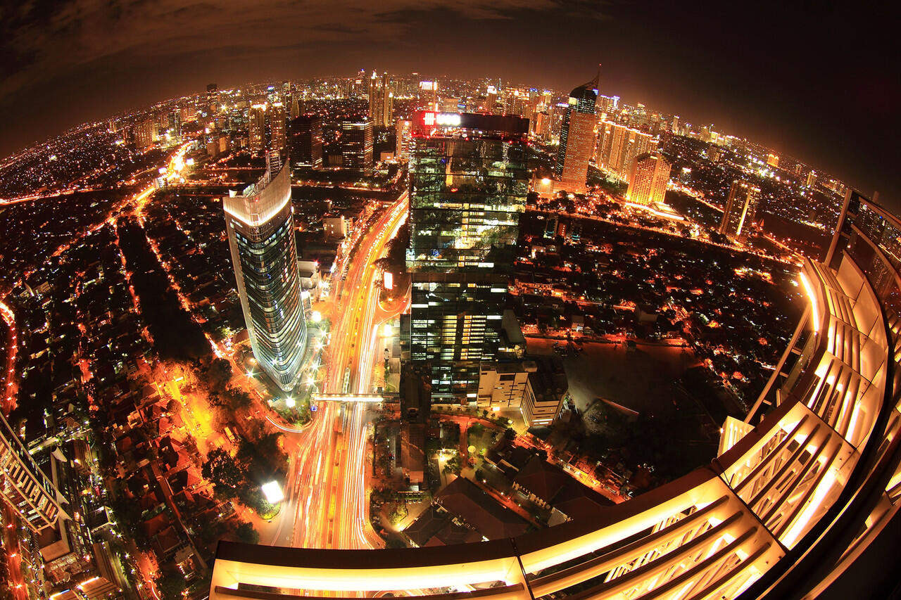 HITAM PUTIH JAKARTA: SAAT MALAM TIBA DI JAKARTA 