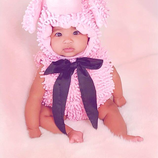 10 Potret Putri Khloe Kardashian Rayakan Halloween Party, Menggemaskan