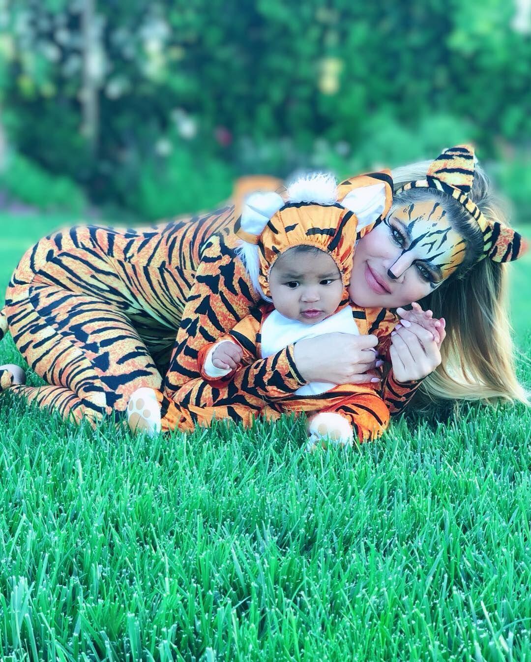 10 Potret Putri Khloe Kardashian Rayakan Halloween Party, Menggemaskan